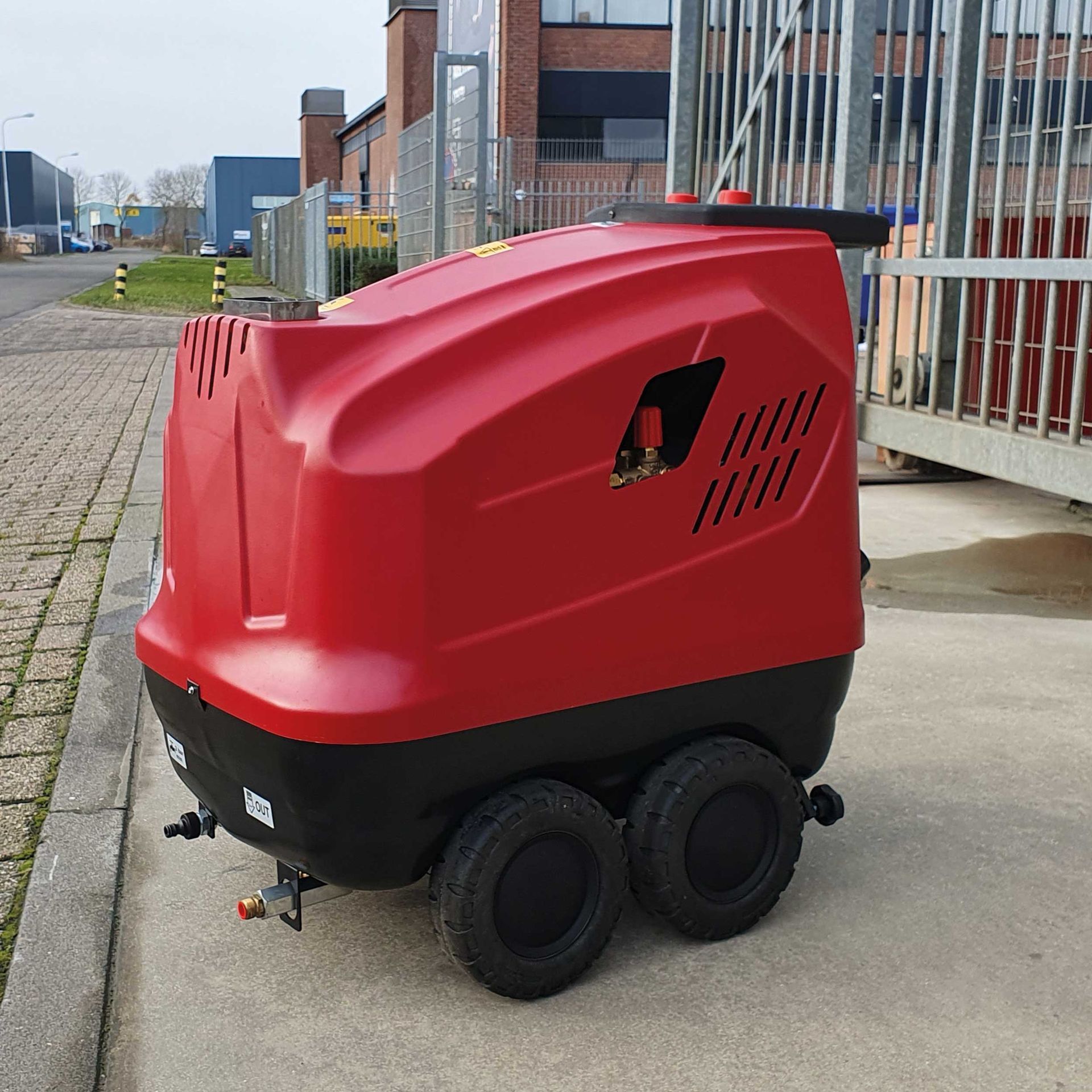 Meclean professionnel nettoyeur haute pression a eau chaude SERIE TX 160/15 vue laterale exterieure