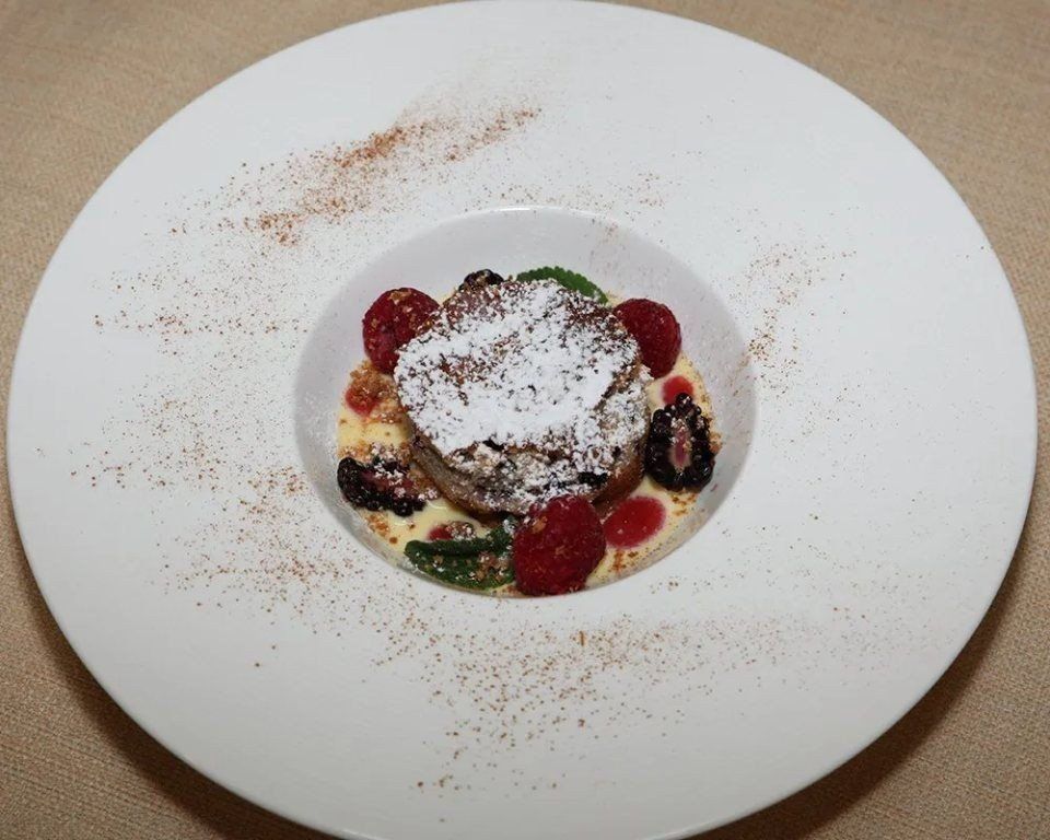 dessert con lamponi, menta e caco