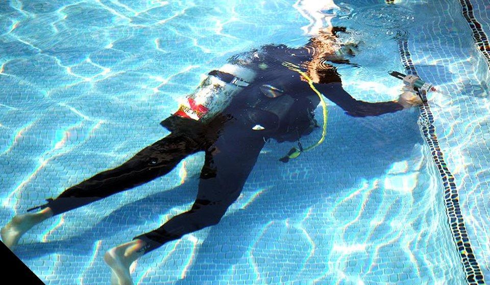 how to fix a pool leak underwater