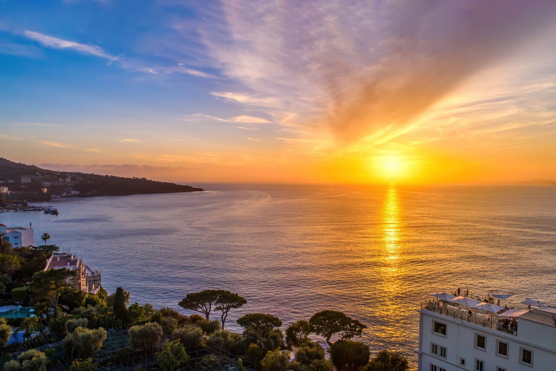 Vista al tramonto sulla Costiera Sorrentina dall'Hotel Mediterraneo a Sant'Agnello (a soli 10 minuti
