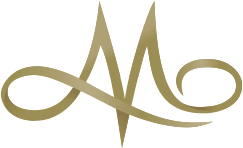Una lettera M stilizzata, di colore oro e calligrafica, con linee eleganti e fluide su sfondo scuro.