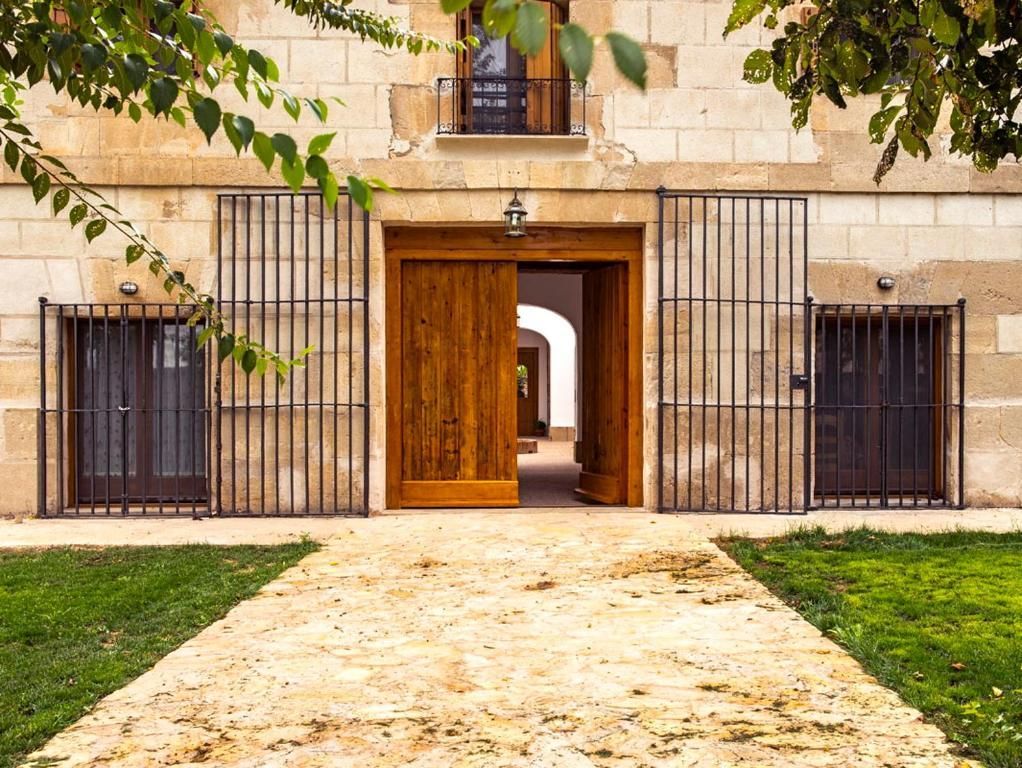 La porte d'entrée de la demeure