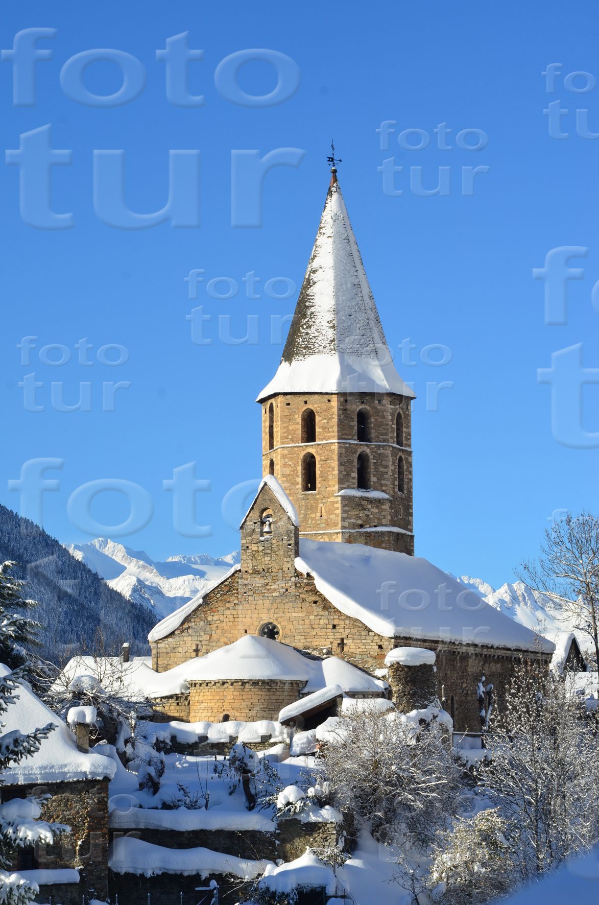 Salardú sota el mantell de neu