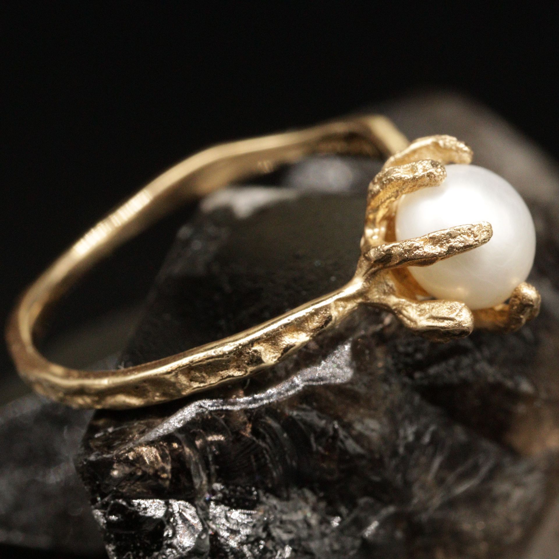 Wolf Jewelry Pearl Star Earring