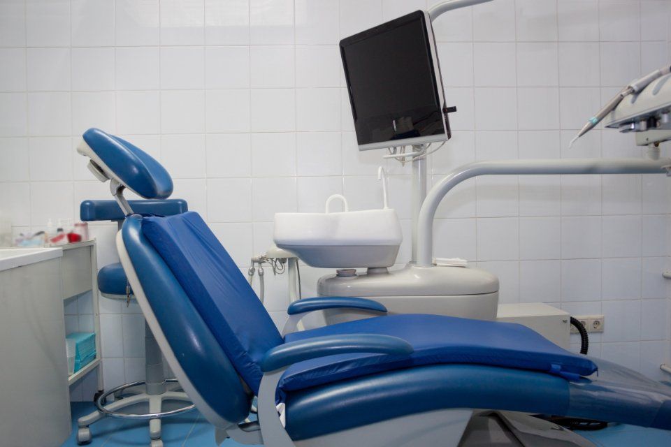 poltrona dentista per chirurgia parodontale