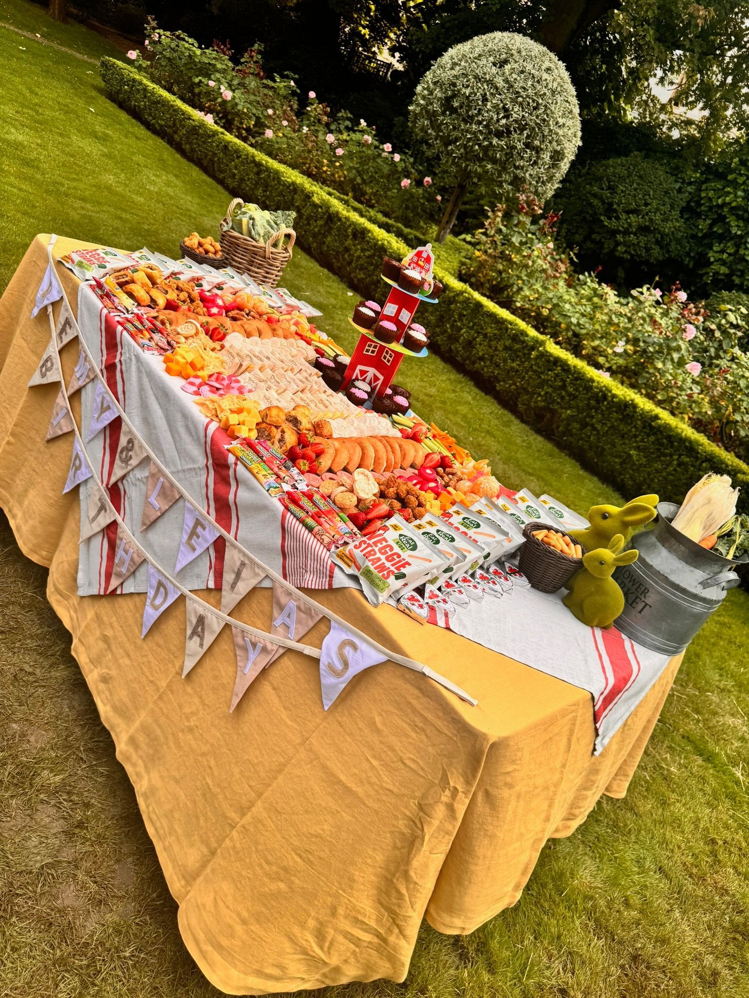 Kids party grazing food detail