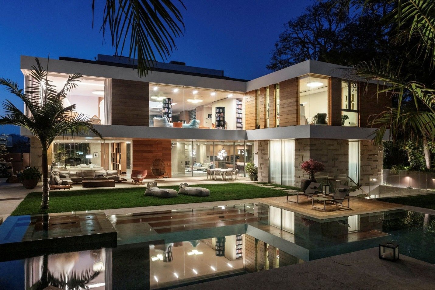 West Los Angeles House at sunset