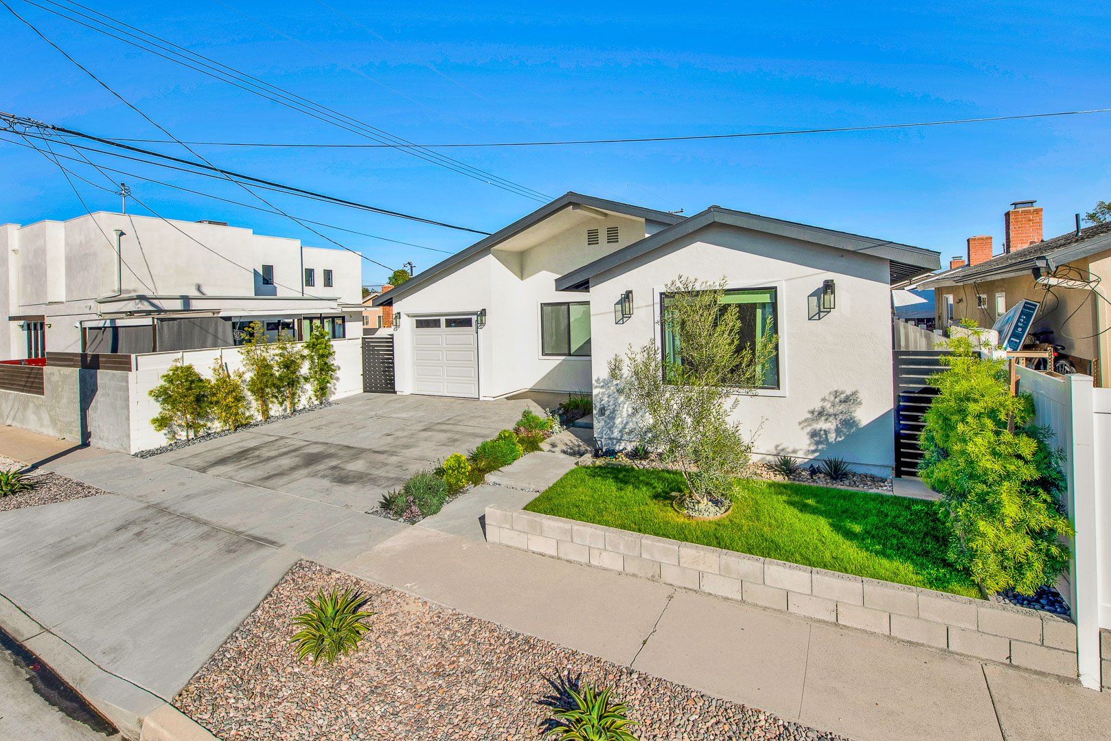oasis exterior image