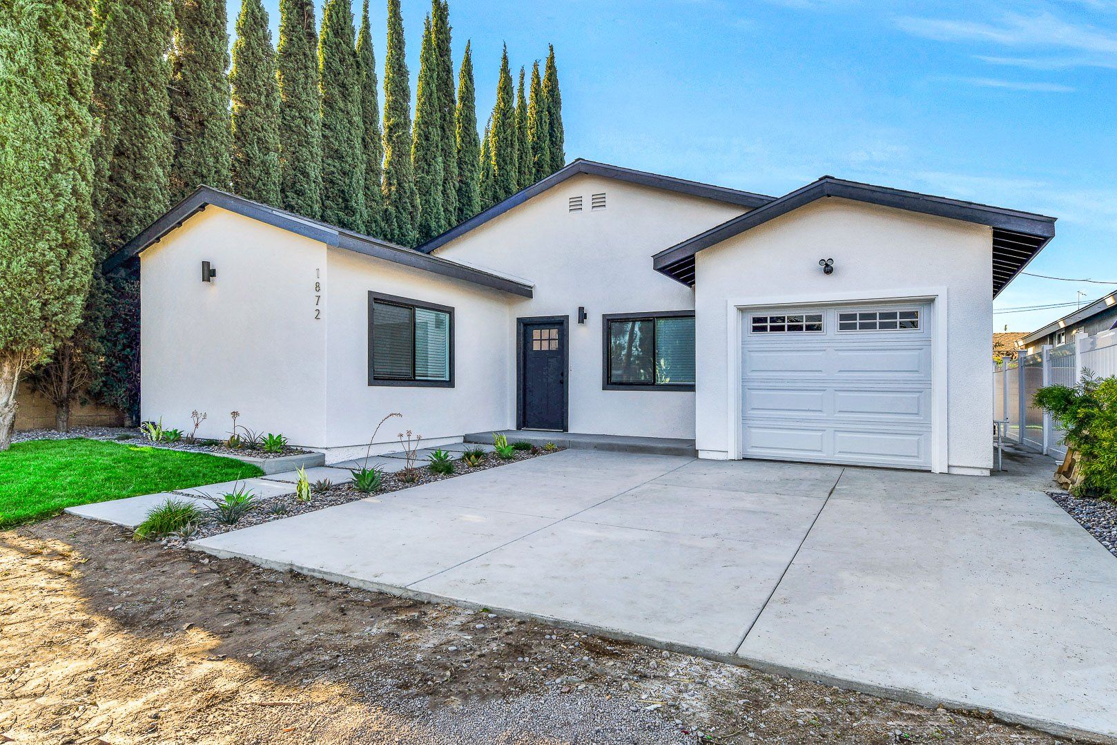 Jan Marie exterior image