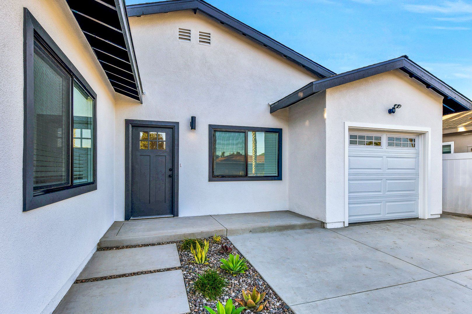 Jan Marie exterior image