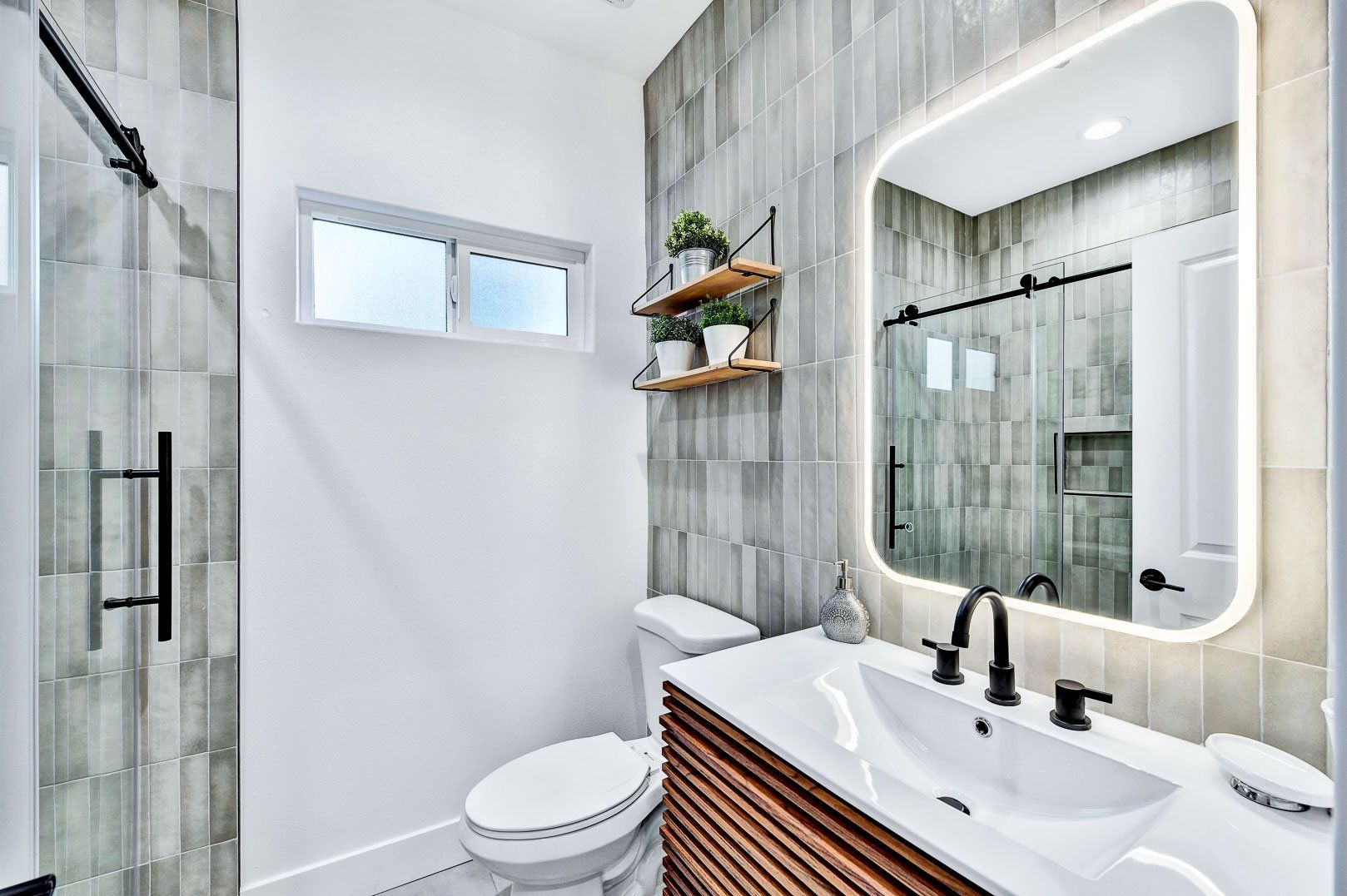 Jan Marie bathroom