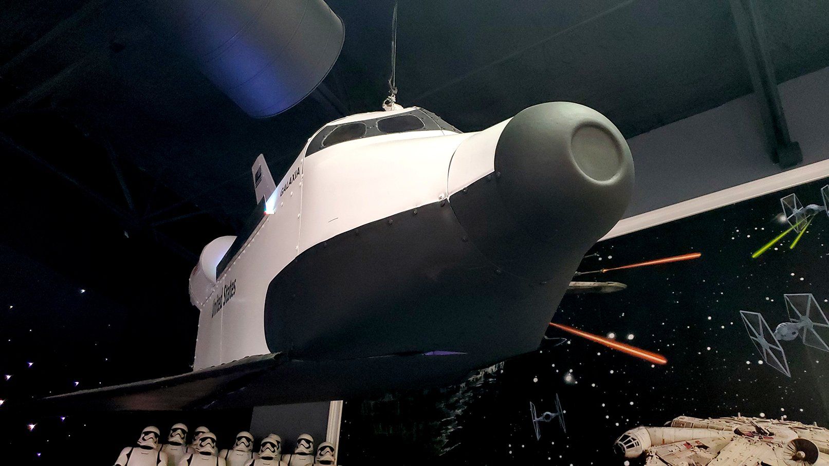 Space_Shuttle_1