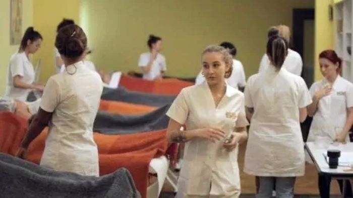 Studentesse di estetica