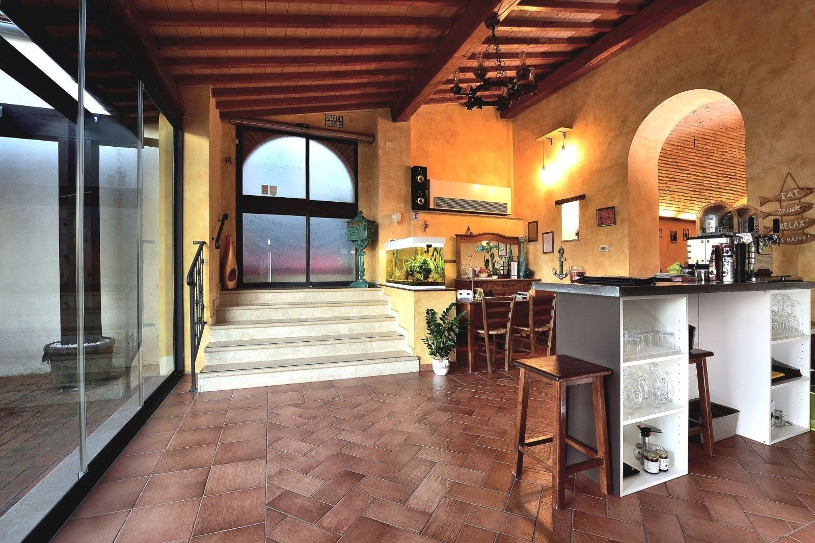 Entrata con vista sul panorama nel nostro ristorante a Otricoli: La Terrazza Bistrot
