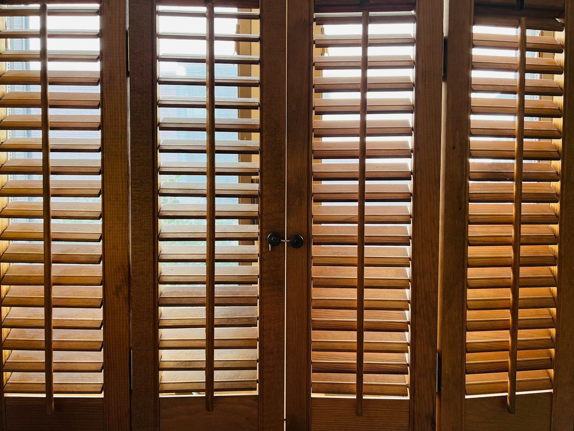 Benefits of hiring a local company near me to install blinds in Youngstown, OH