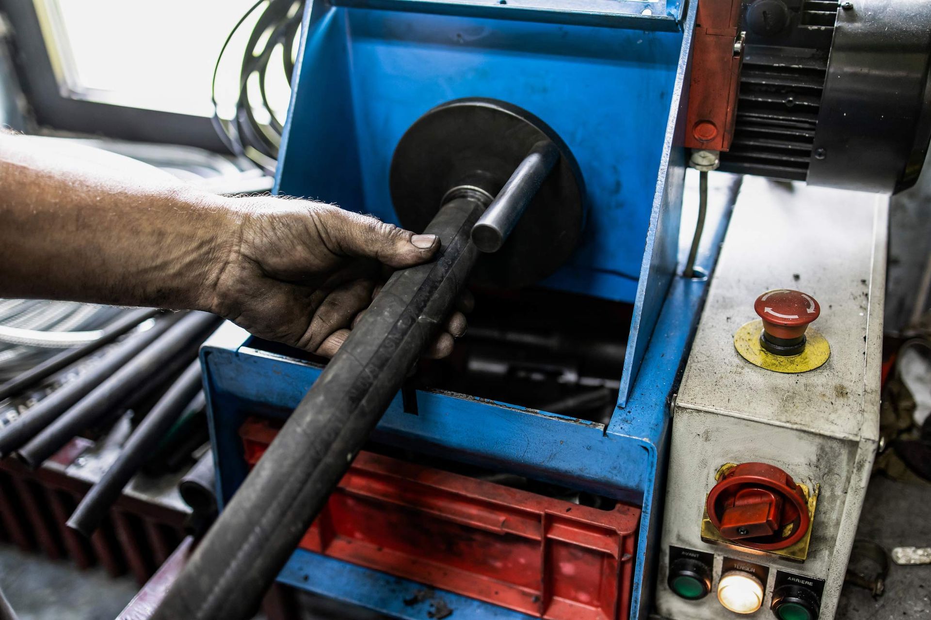 Cutting Hydraulic Hose | Hamilton, VIC | Cranix Hydraulics
