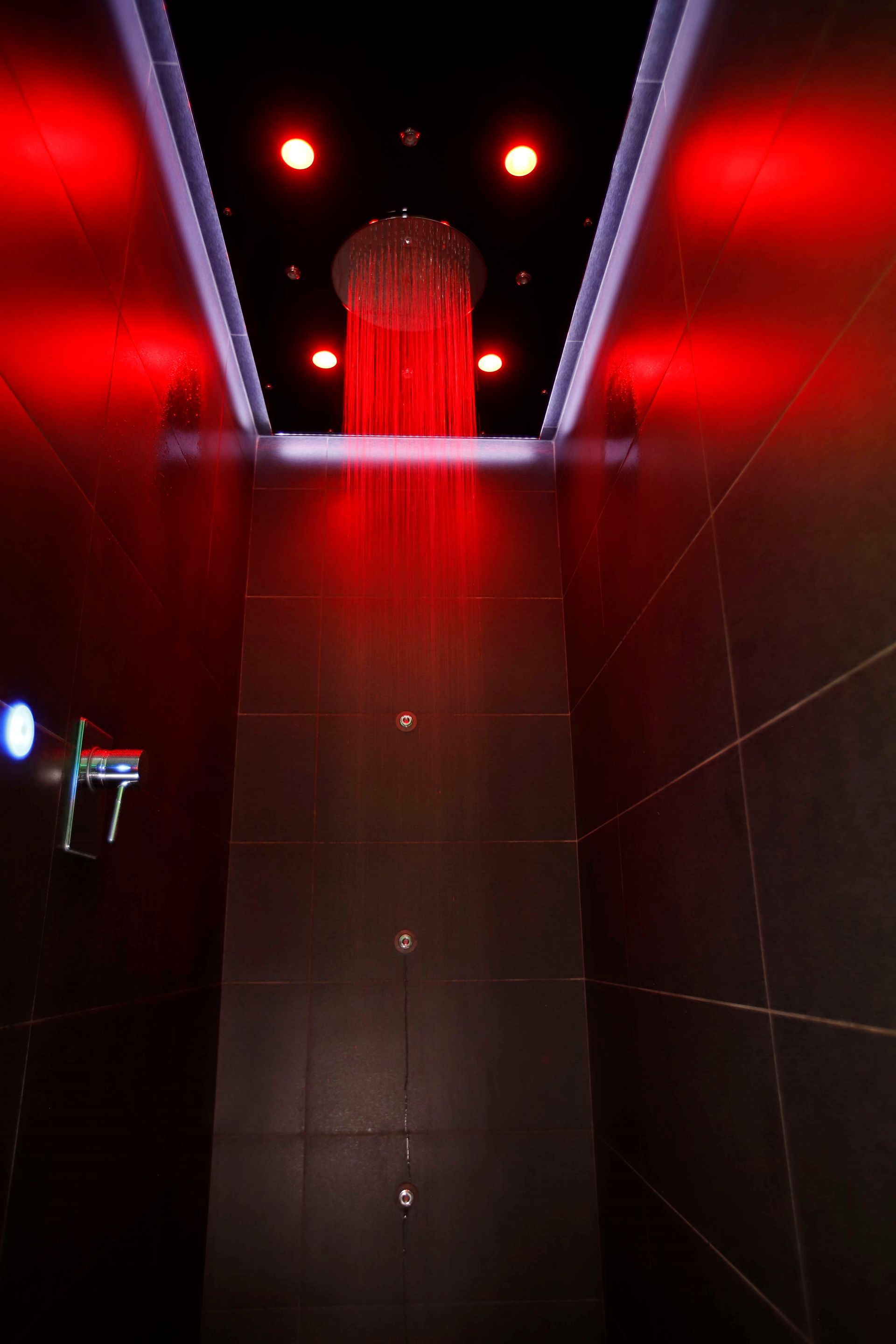 Docce emozionali con getto d’acqua calda nella spa privata a Rocche di Montexelo