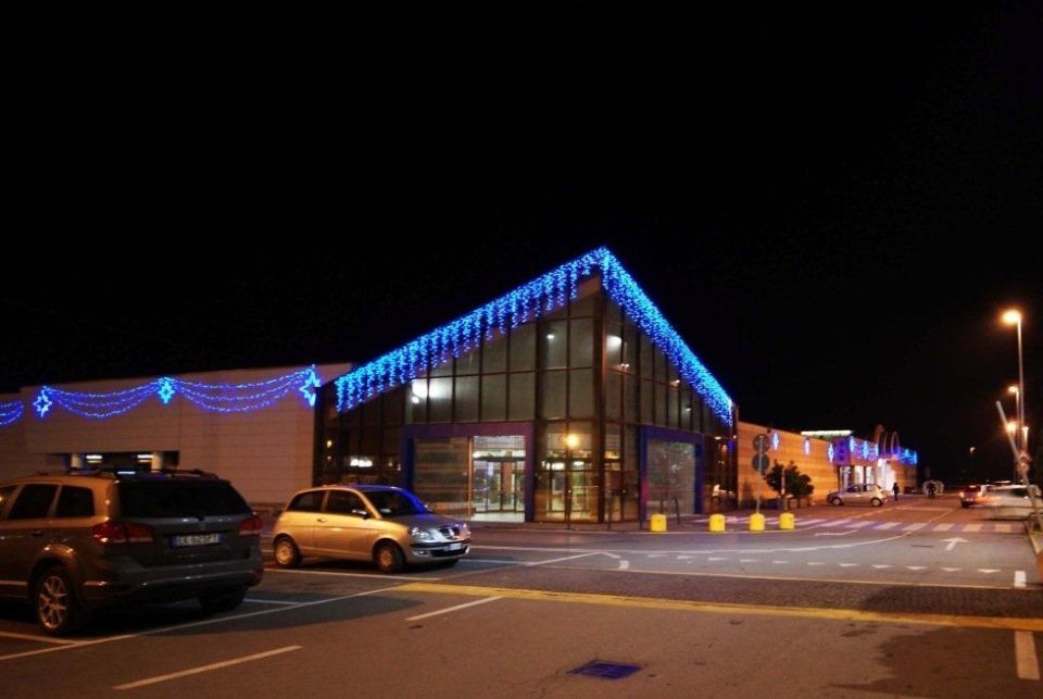Luci natalizie per centro commerciale