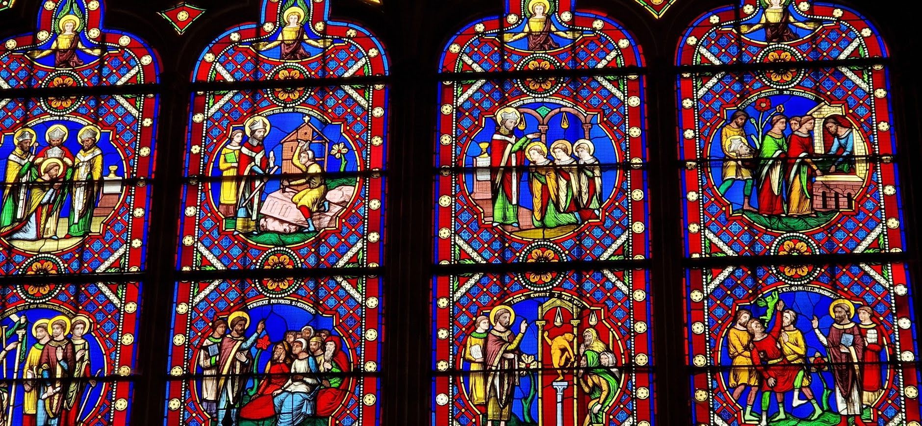Kerkramen Bayeux kathedraal