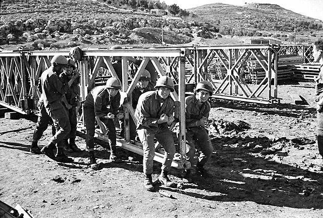 6 mannen tillen Baileybrug