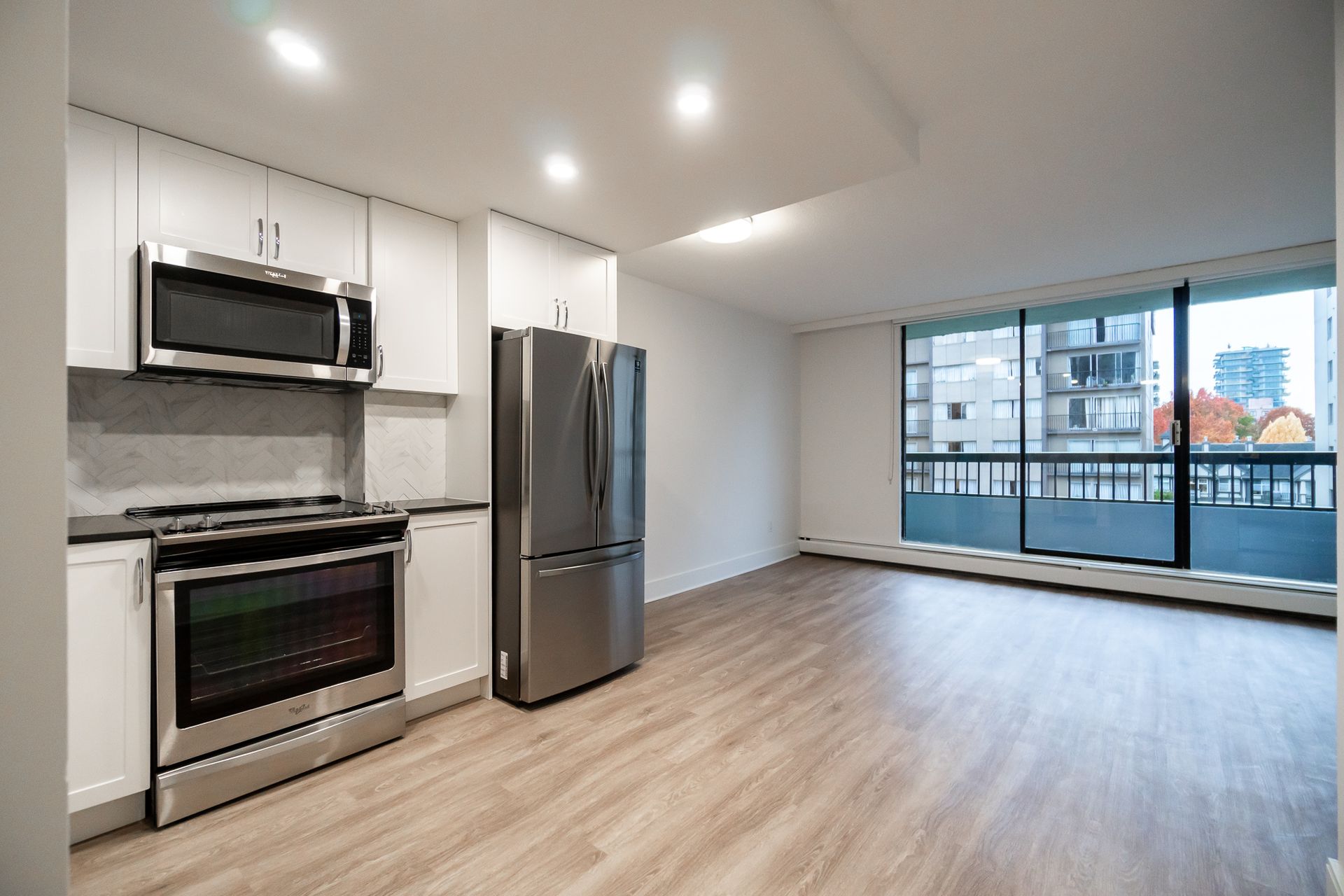 Suite and Building Pictures | Gallery - 1348 Barclay Street