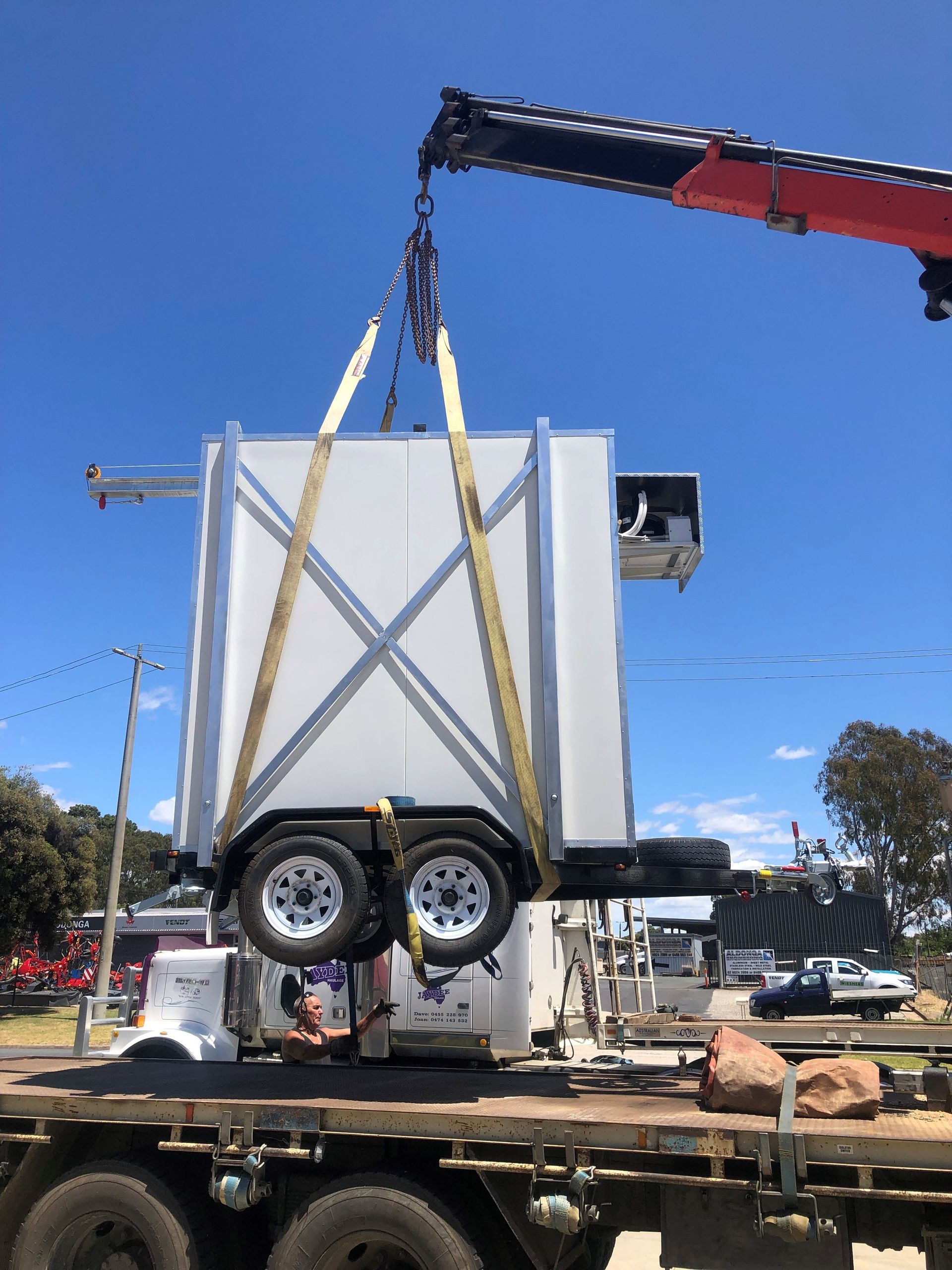 Transport of portable coolrooms