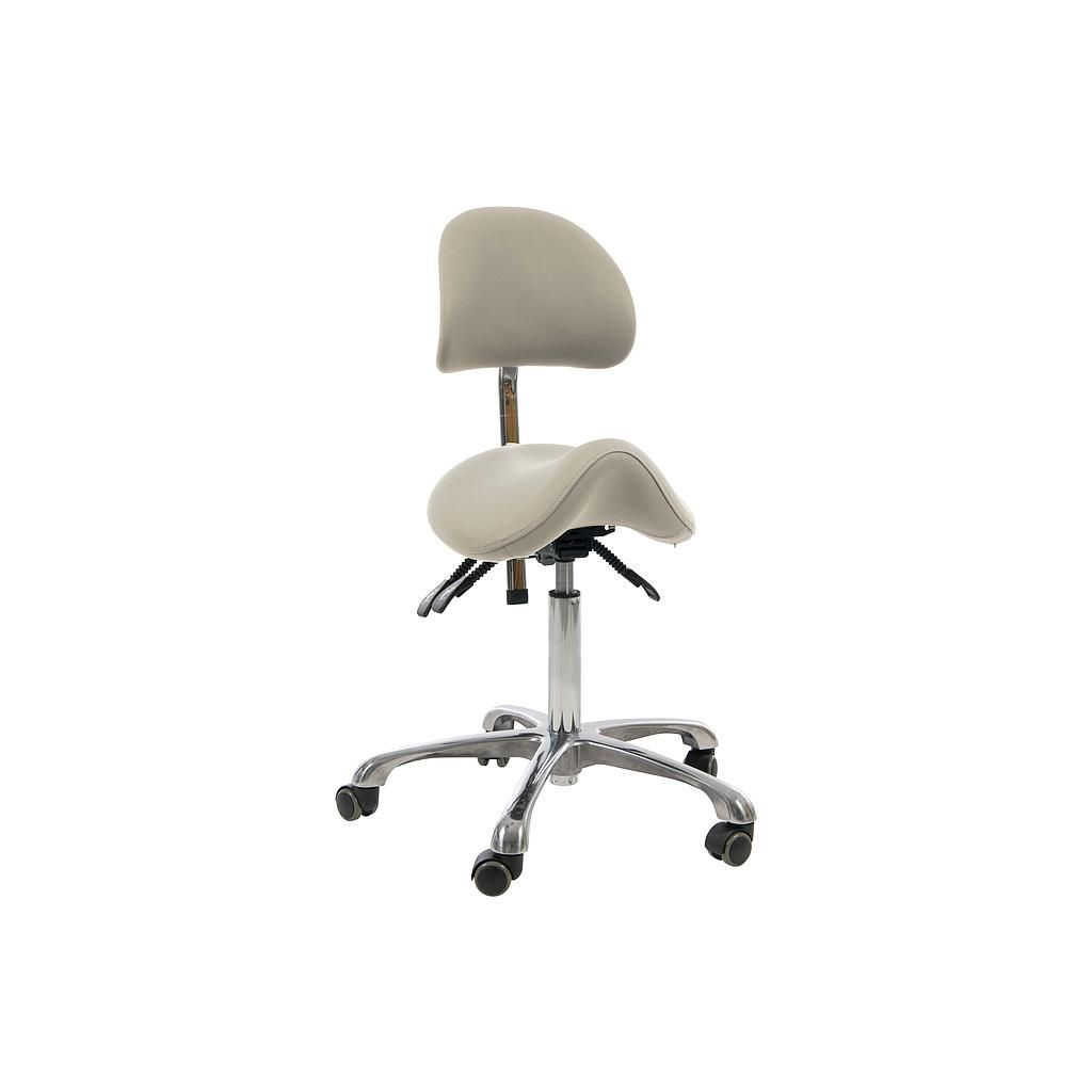 Sedia da ufficio ergonomica bianca con schienale e base cromata su sfondo bianco.