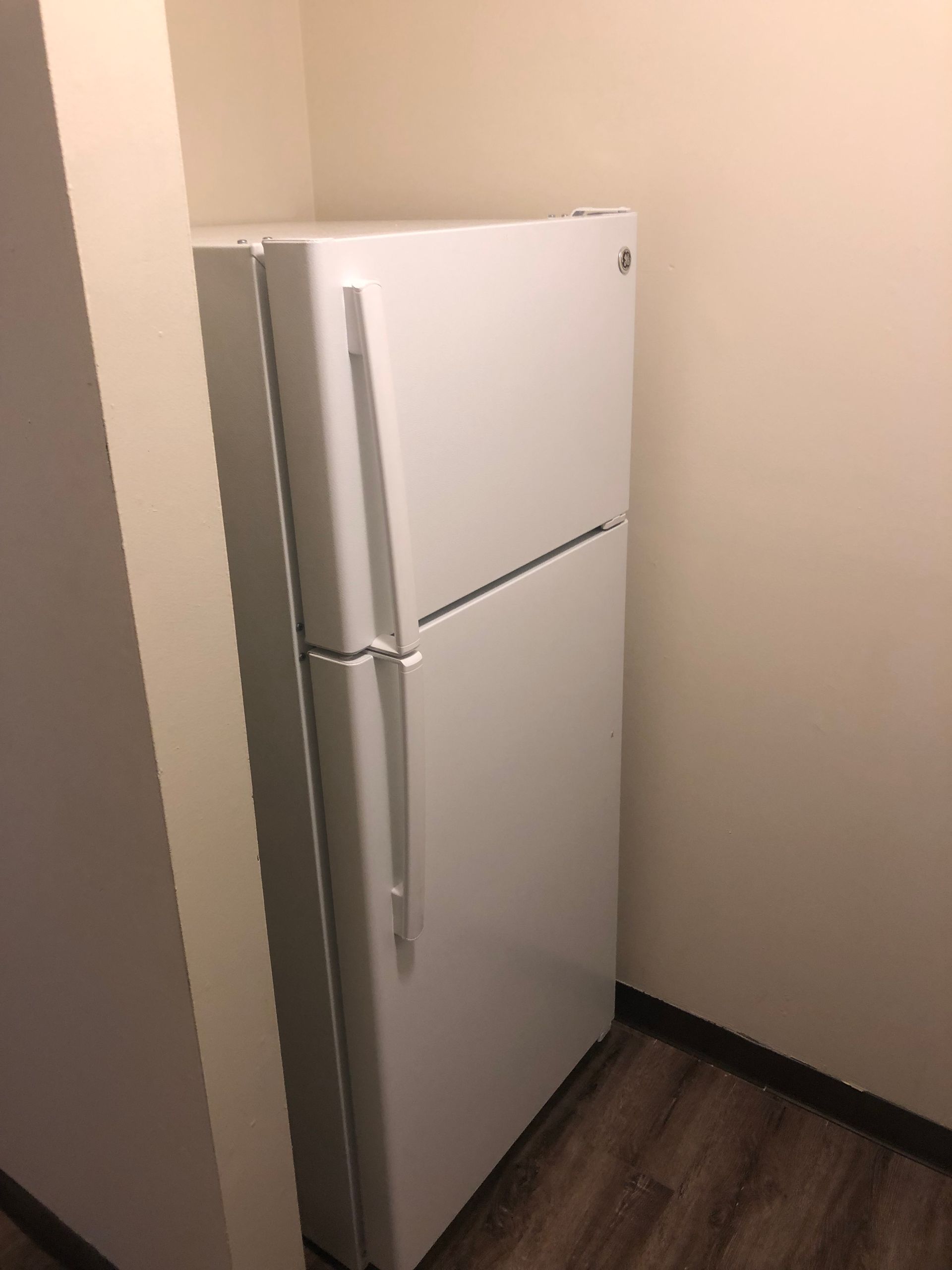 Advent III Aprartments - Fridge