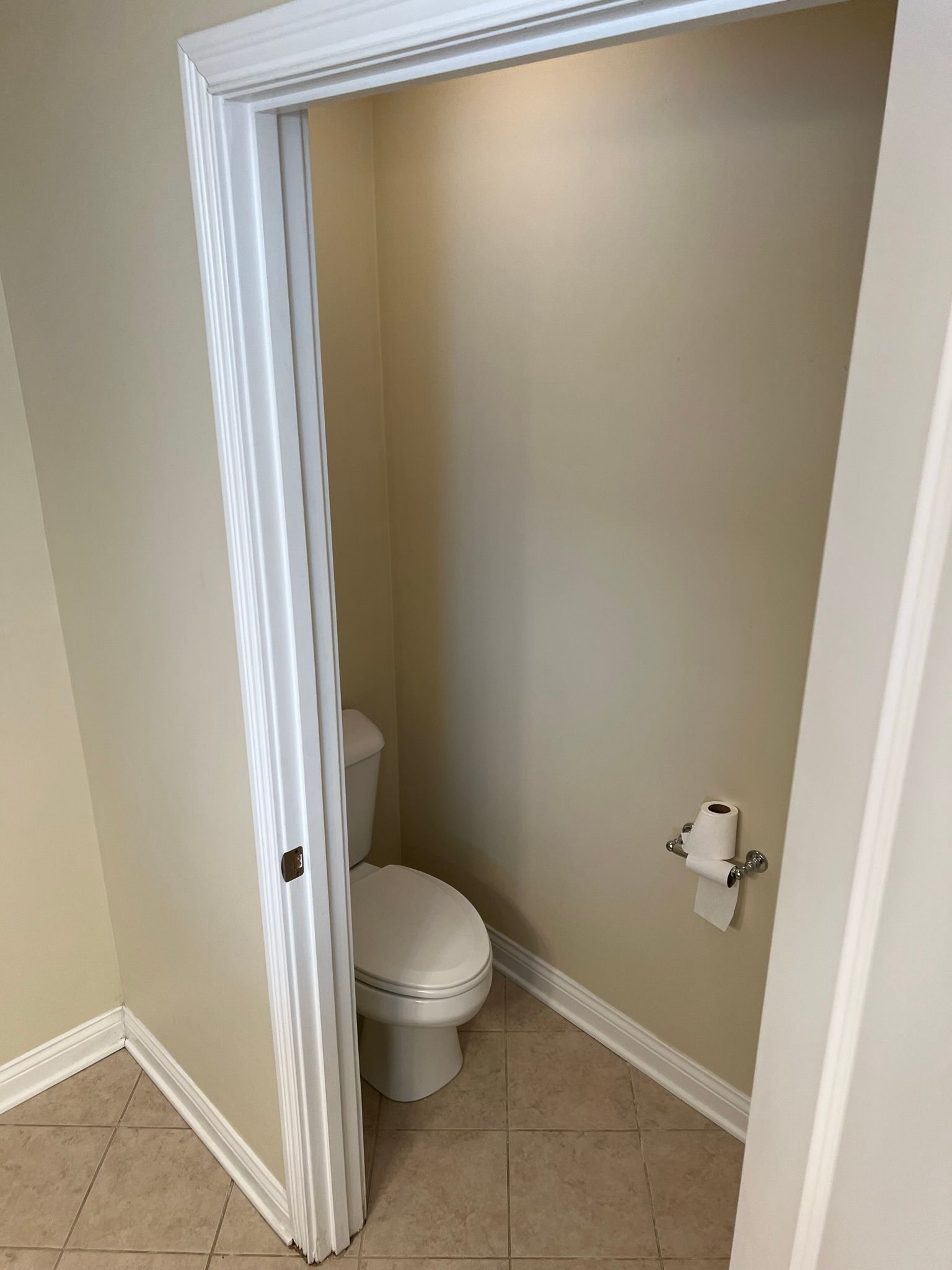Crescent Avenue Townhomes - Bathroom door
