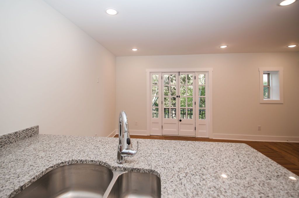 Fort Mitchell Flats - Kitchen sink