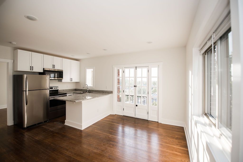 Fort Mitchell Flats - Open kitchen