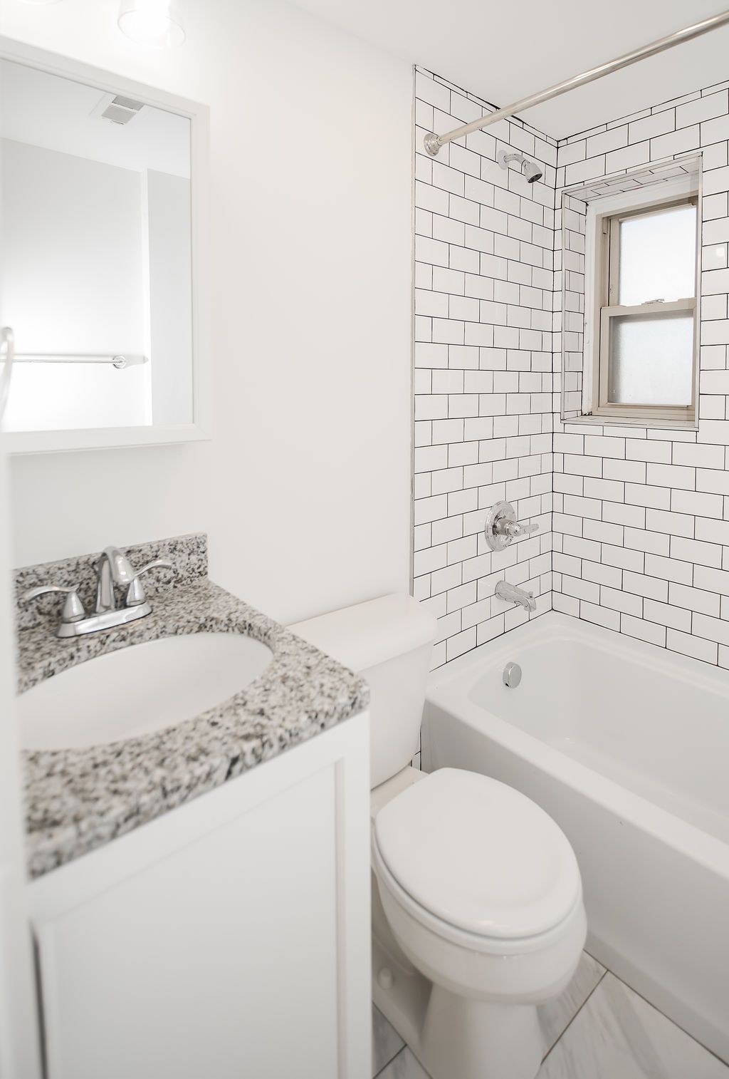 Fort Mitchell Flats - Bathroom with sink
