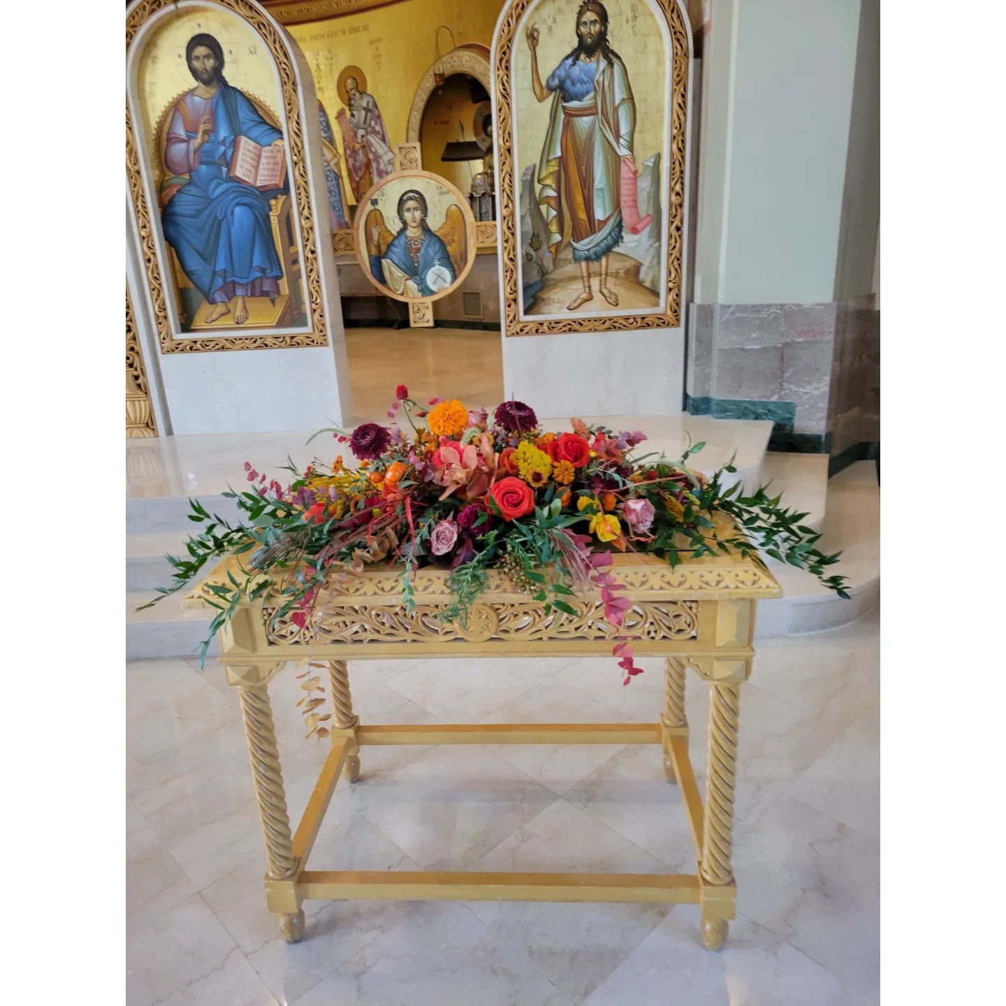 Tulips Floral Design located in Westbrook, CT creates beautiful floral designs for weddings, events and everyday occasions.