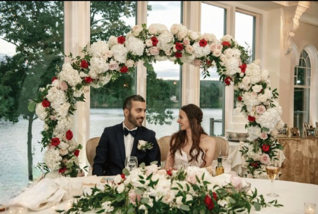 Tulips Floral Design located in Westbrook, CT creates beautiful floral designs for weddings, events and everyday occasions.