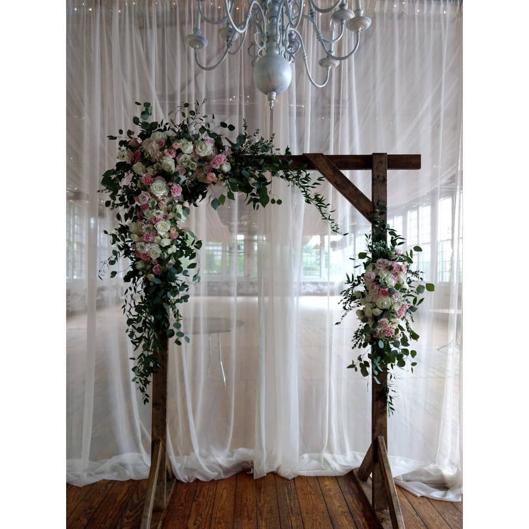Tulips Floral Design located in Westbrook, CT creates beautiful floral designs for weddings, events and everyday occasions.
