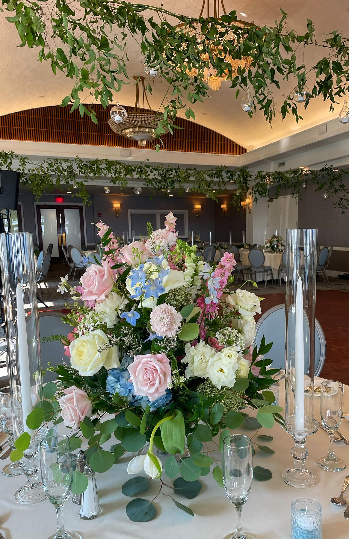 Tulips Floral Design located in Westbrook, CT creates beautiful floral designs for weddings, events and everyday occasions.