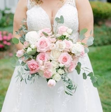 Tulips Floral Design located in Westbrook, CT is the best florist for weddings and events. 