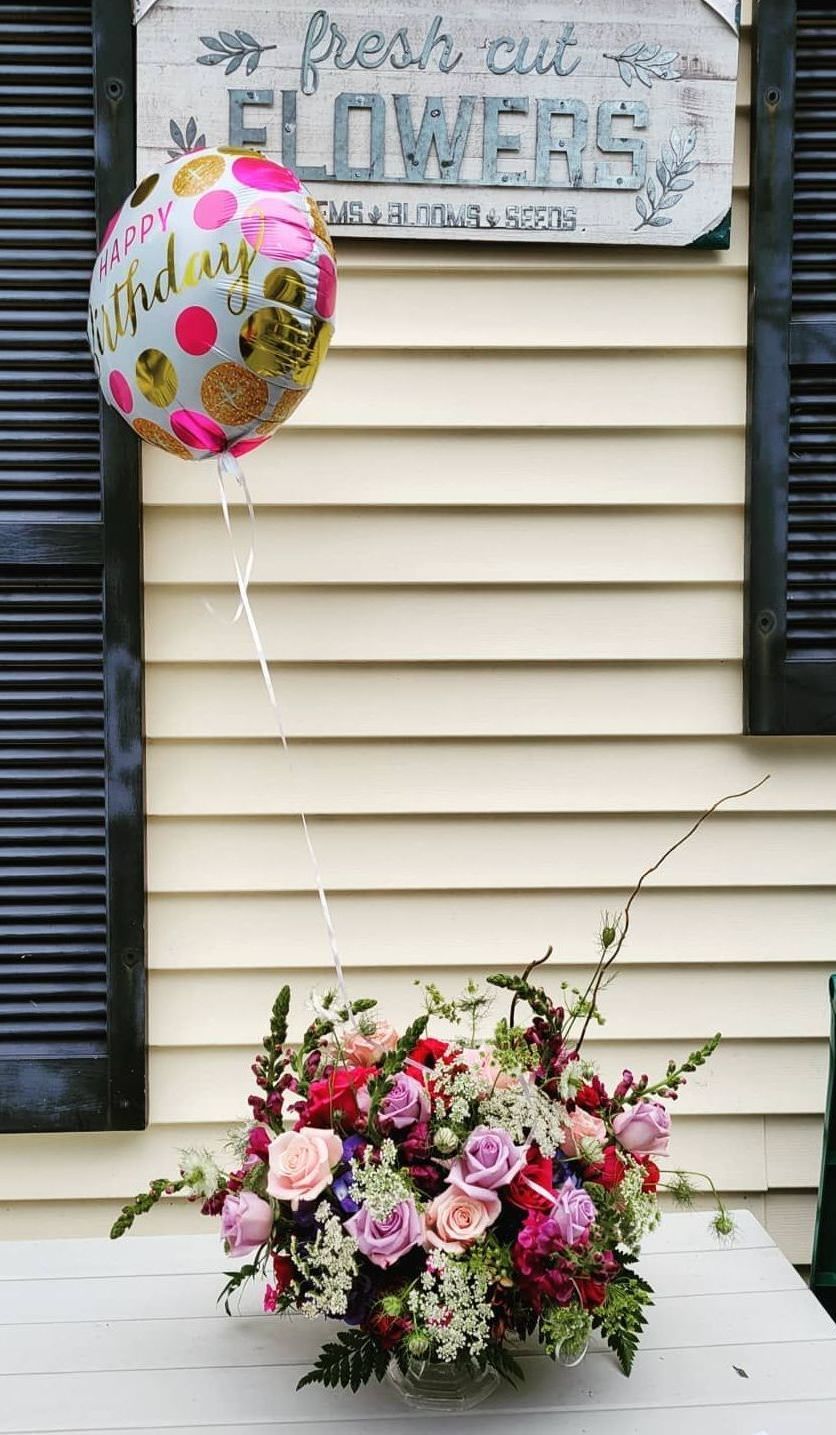 Tulips Floral Design located in Westbrook, CT creates beautiful floral designs for everyday occasions.