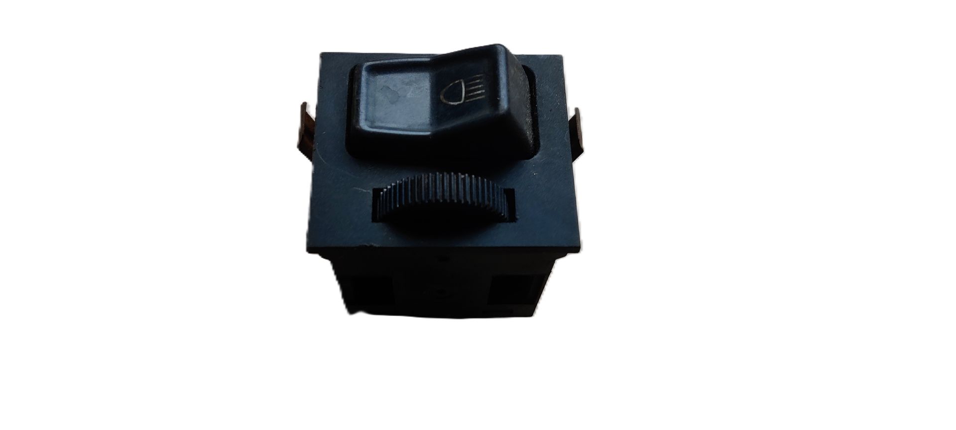 Voor allerlei auto schakelaars moet je zijn bij www.stegemancarparts.nl