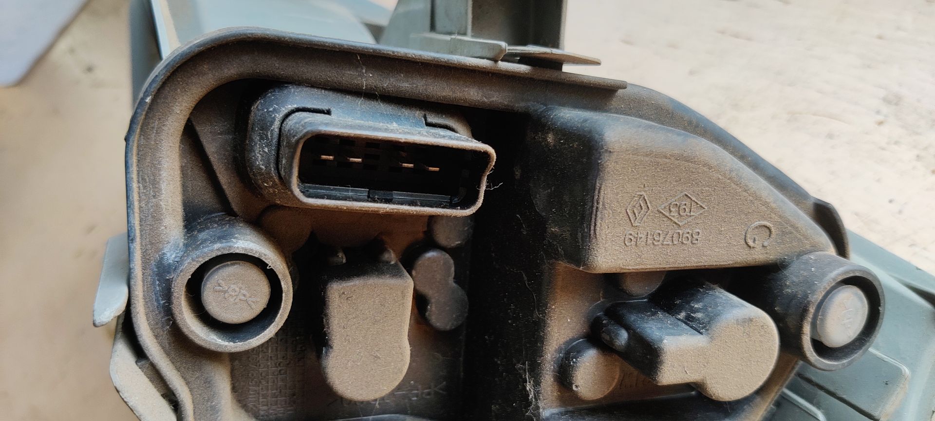 Renault koplampen en achterlichten ruim op voorraad in onze webshop. www.stegemancarparts.nl