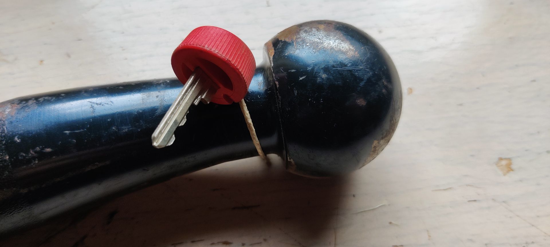 Mercedes E280 trekhaak gebruikte onderdelen van gesloopte auto's bij stegemancarparts.nl
