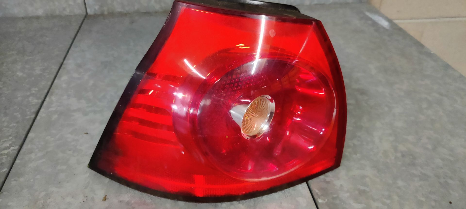 Koplampen, achterlichten en nog veel meer bij Stegeman Autosloperij in Exel bij Lochem.