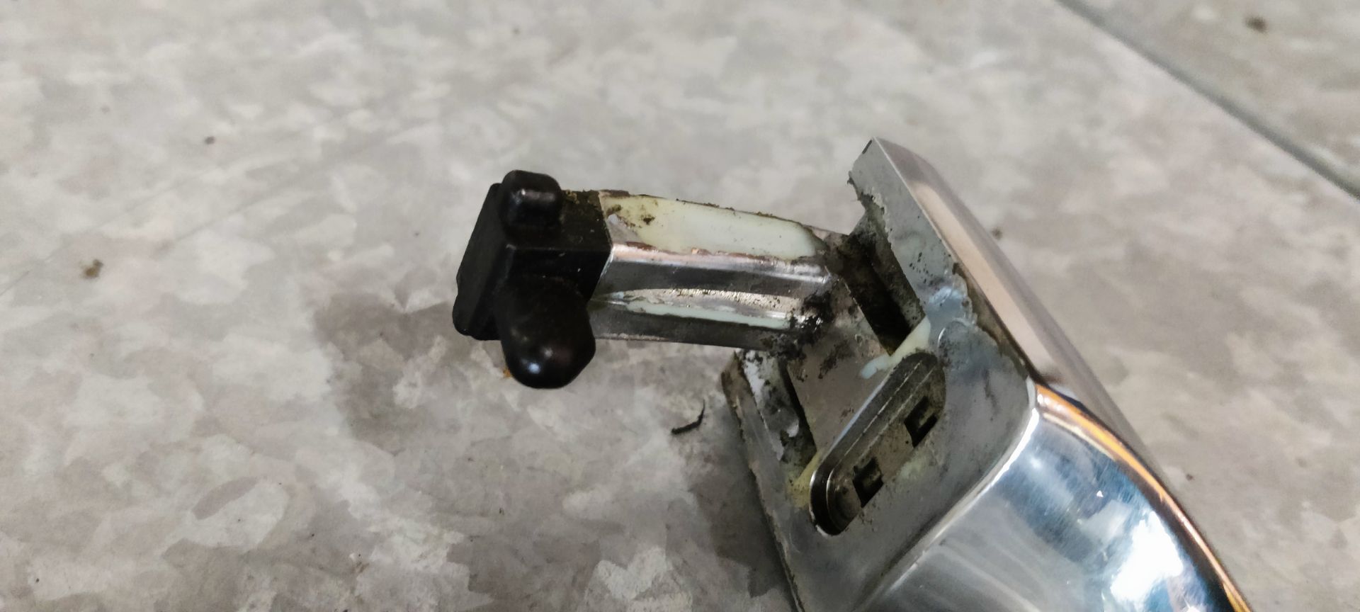 Alfa Romeo MiTo deurklink. Veel meer bij Stegeman Autosloperij in Exel bij Lochem.