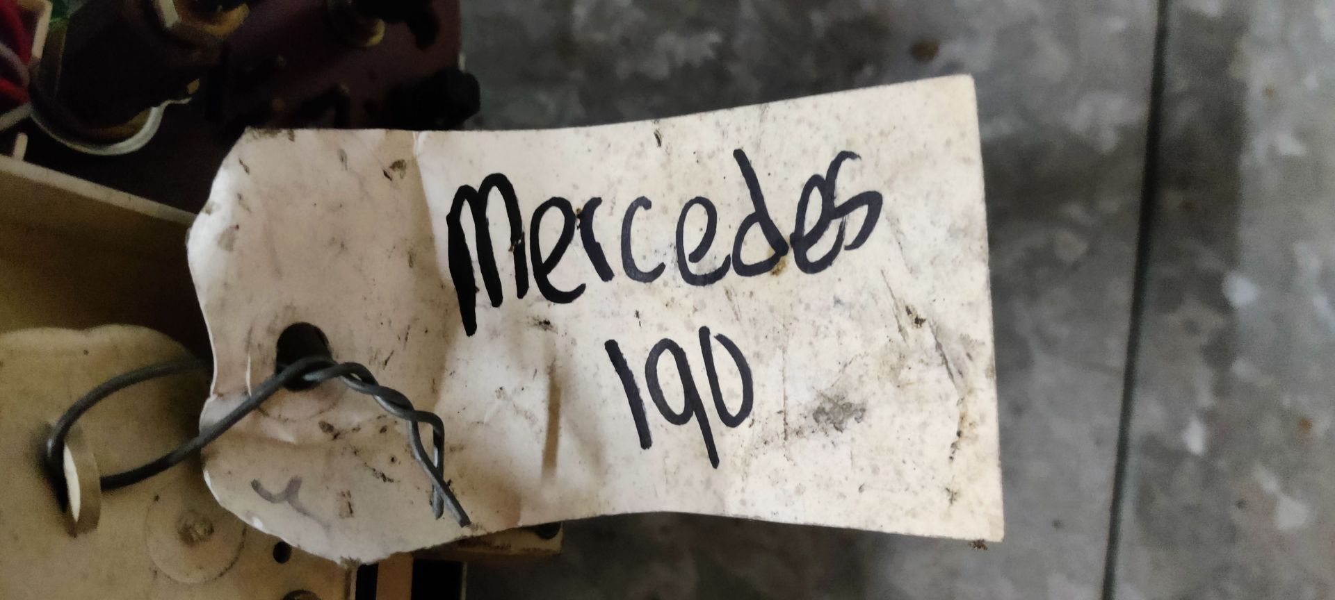 Mercedes 190 bij Stegeman Autosloperij in Exel bij Lochem
