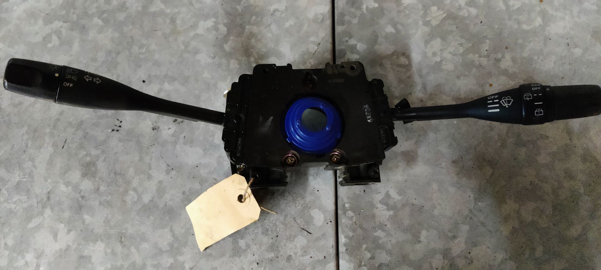 Schakelaarunit Alfa, Nissan Almera, VW,  onderdelen bij Stegeman Car Parts in Exel bij Lochem .