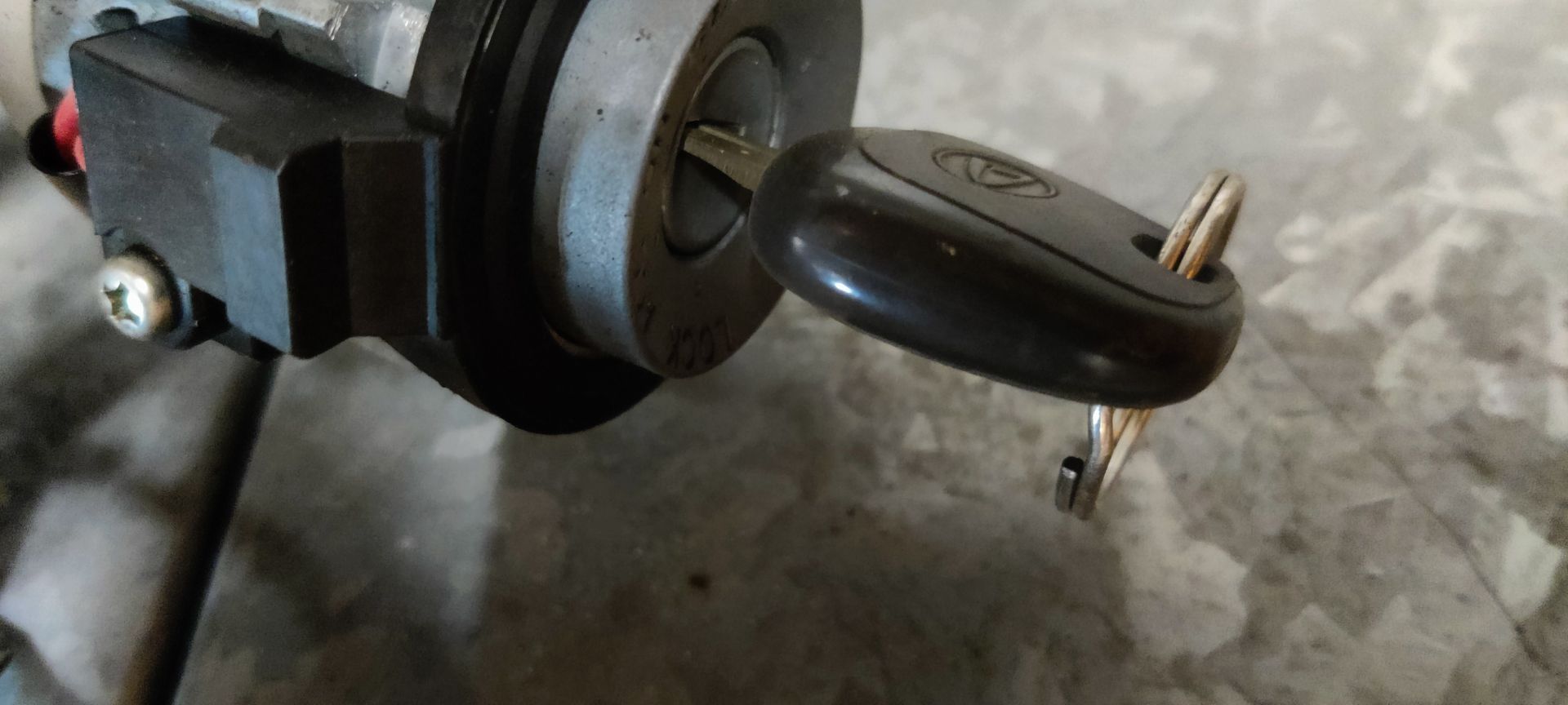 Daihatsu Cuore contactslot met sleutel