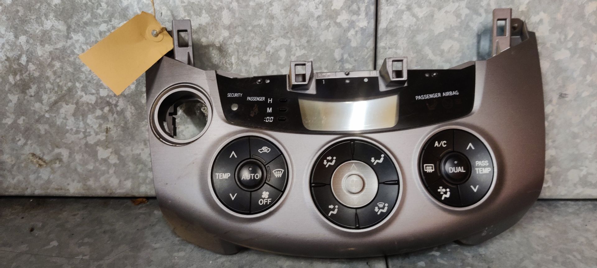 Toyota RAV 4 middenconsole bij Stegeman