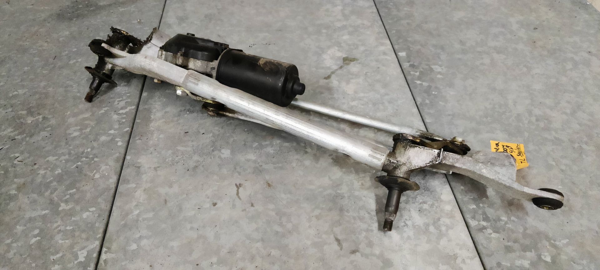 Nissan Primera ruitenwissermotor.