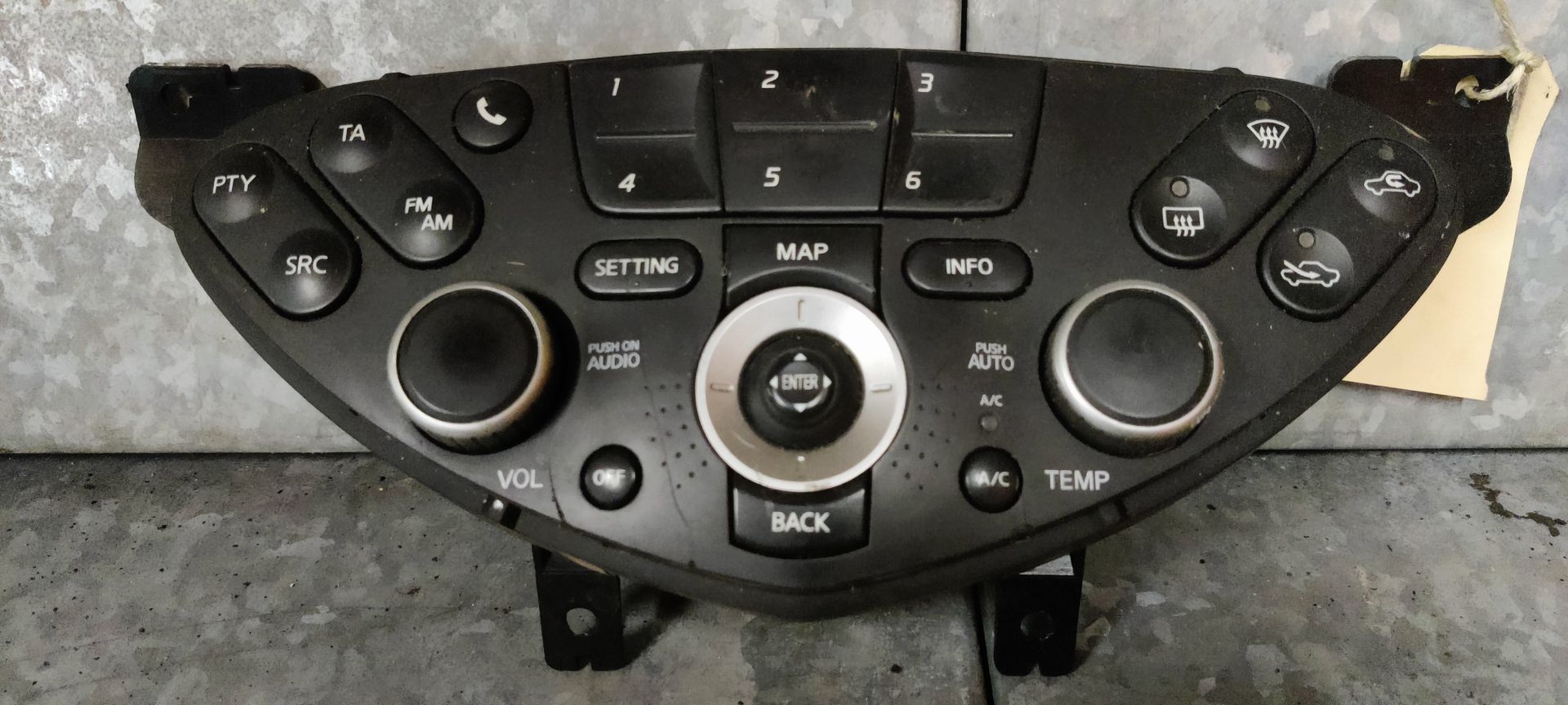 Nissan Primera regelaar dasboard