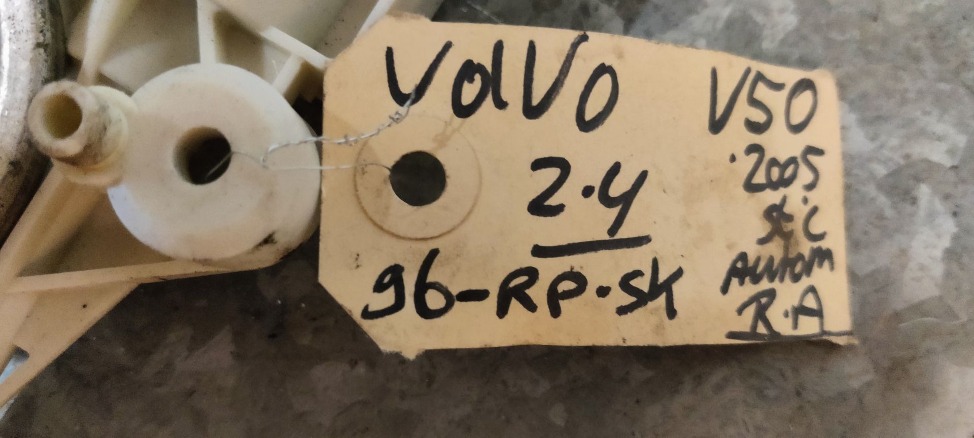 Volvo V50 ruitenwissermotor achter.